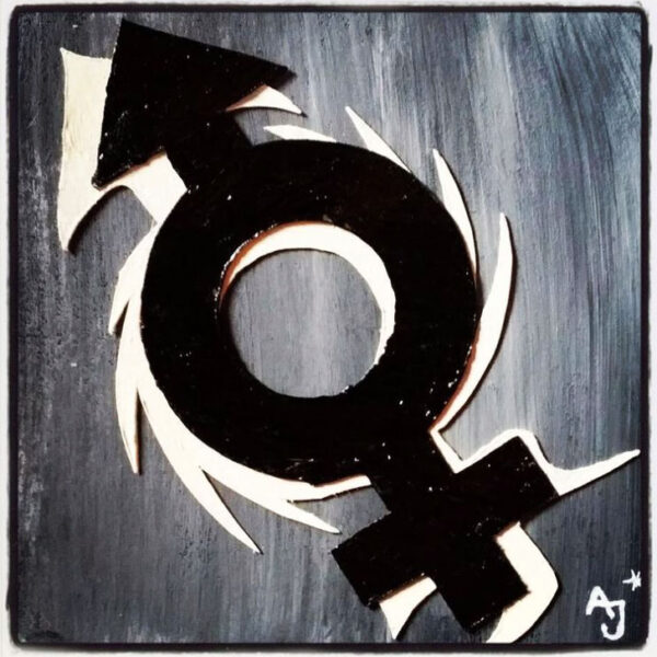 Kunst von Alex Jürgen*: Geschlechtersymbol in schwarz, das die Symbole von Frau und Mann vereint, darunter liegt ein ähnliches Symbol in weiß mit Zacken nach außen. Beide Symbole sind aus Papier geschnitten, der Hintergrund ist grau gezeichnet.